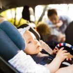 Siège auto pour bébé : 4 idées reçues à démonter